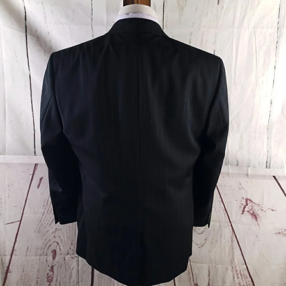 Jos A Bank Traveler's Collection 42R Wool 2 Button Charcoal Striped Suit Jacket